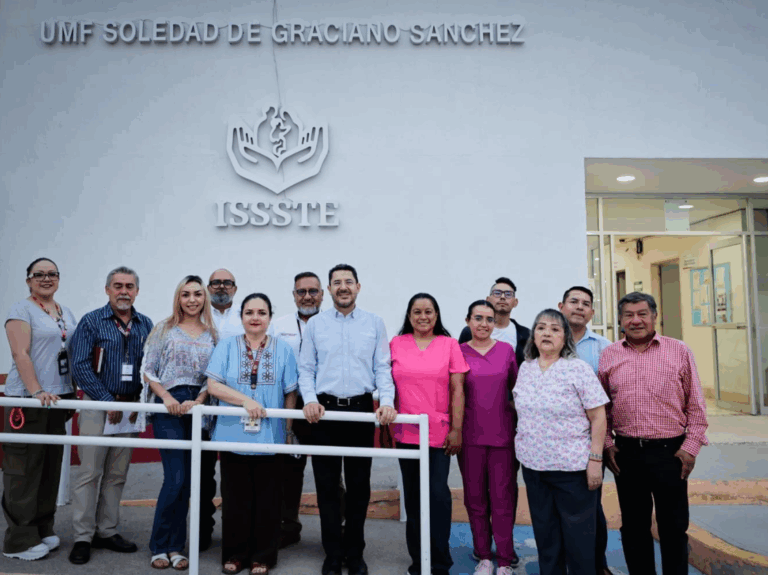Martí Batres entrega nuevas camas hospitalarias y supervisa unidades médicas en San Luis Potosí