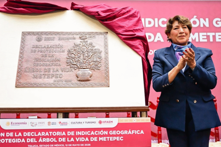 Delfina Gómez celebra reconocimiento nacional al “Árbol de la Vida” de Metepec