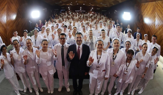 Martí Batres reconoce labor de enfermeras y enfermeros en la transformación del ISSSTE