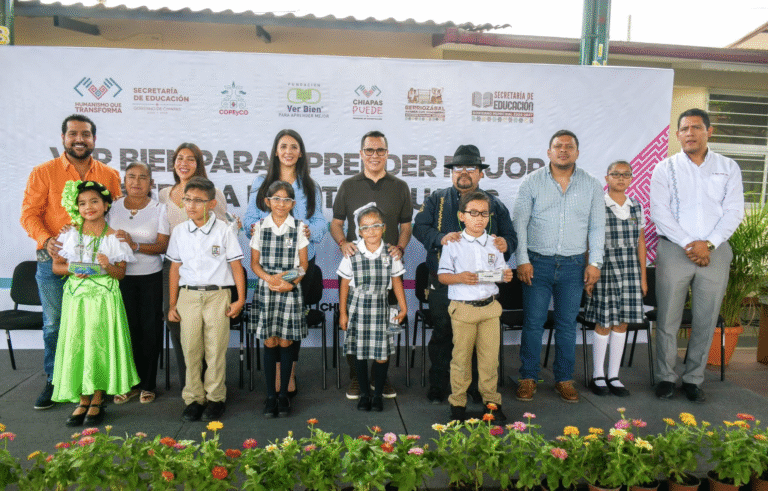 Impulsan bienestar educativo con entrega de kits visuales en Berriozábal