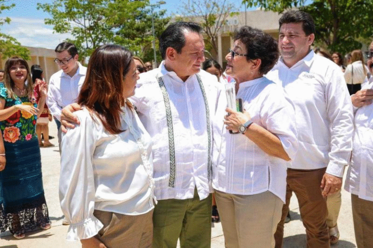 Joaquín Díaz Mena anuncia nuevos apoyos laborales y tecnológicos para el magisterio yucateco