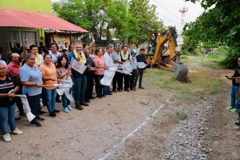 Calles Felices llegó a Jardines del Pedregal con el alcalde Ángel Torres