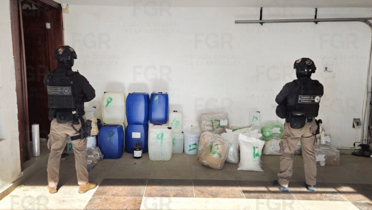 FGR y SSPC aseguran droga sintética y precursores químicos en Culiacán, Sinaloa