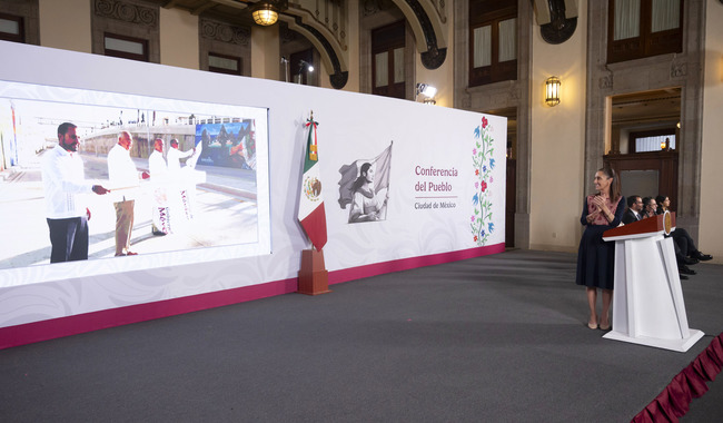 Presidenta inaugura Glorieta de las Mujeres Libres en Baja California Sur y presenta programa para investigadores mexicanos en el exterior