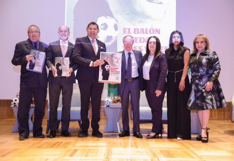 José Ramón Fernández documenta la historia de tres Mundiales en México con respaldo del Gobierno de Puebla