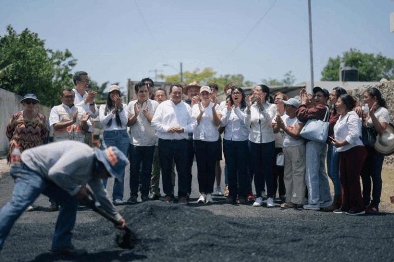 Arranca bacheo en 81 calles de Leandro Valle para mejorar movilidad en Mérida