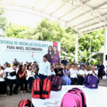 Yamil Melgar se suma a la entrega de mochilas escolares para fortalecer la educación en Tapachula