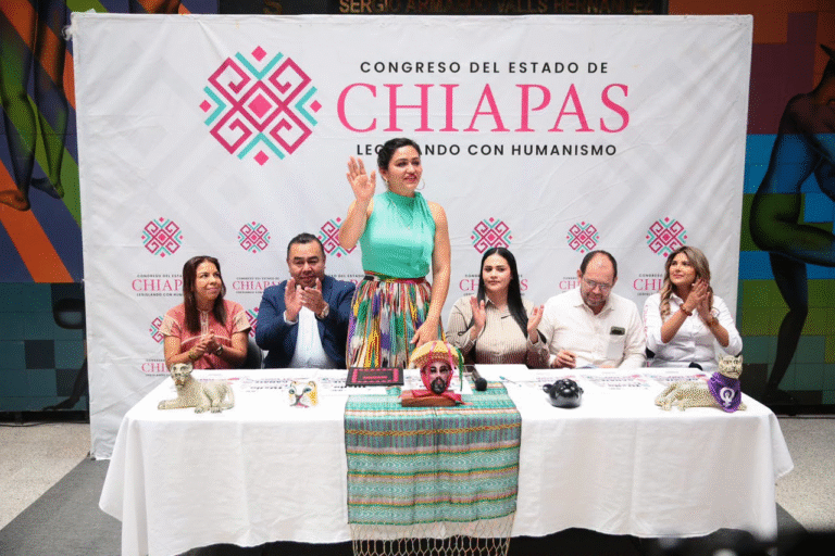 Tuxtla abre espacio a las ideas ciudadanas con becas universitarias al 100 por ciento