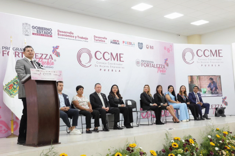 Impulsan en Puebla capacitación de 400 mujeres para fortalecer el turismo y el desarrollo económico