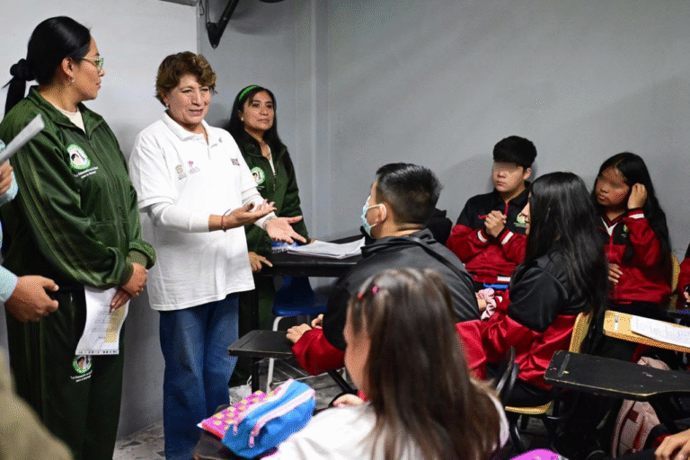 Preparatoria de Nezahualcóyotl obtiene clave oficial y amplía oportunidades para su comunidad estudiantil
