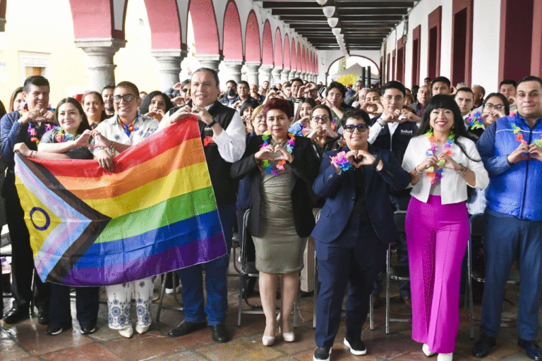 Puebla impulsa atención médica inclusiva con Feria de la Salud para la comunidad LGBT+