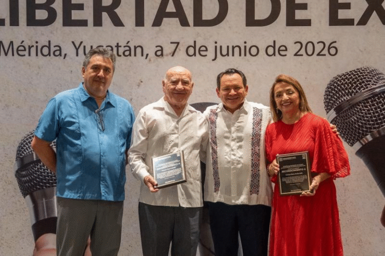 Gobierno de Yucatán reconoce a periodistas y refrenda su compromiso con la libertad de expresión
