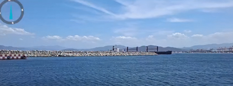 Pemex mantiene monitoreo en Bahía de Manzanillo tras atención a mancha aceitosa
