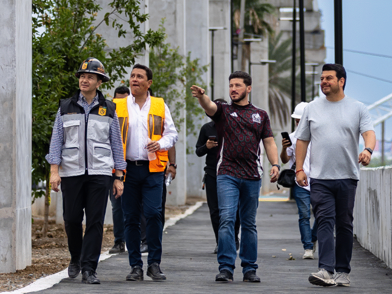 Samuel García supervisa avances de puentes que conectarán con la Línea 4 del Metro