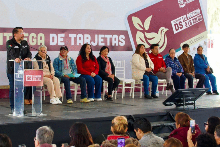 Entrega Cuautitlán Izcalli tarjetas del programa “Tu Derecho a la Salud” en Infonavit Norte