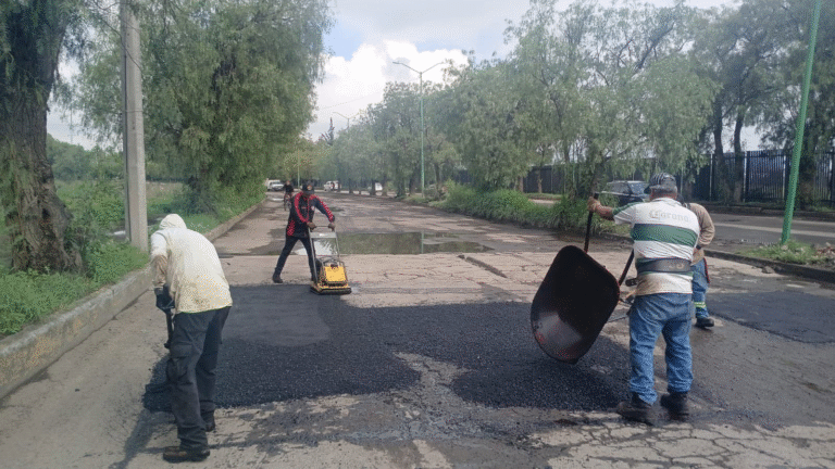 Refuerzan trabajos de bacheo en vialidades estratégicas de Cuautitlán Izcalli