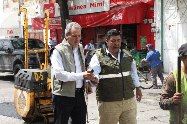 Refuerzan trabajos de bacheo en Santa Cruz Los Ángeles para mejorar la movilidad