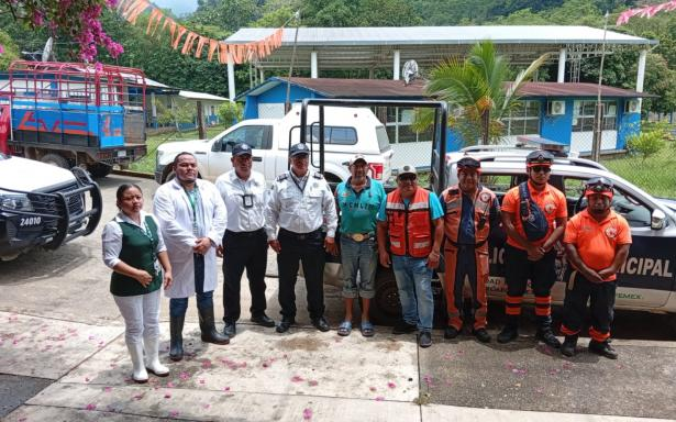 IMSS Oaxaca despliega atención médica y apoyo comunitario en San Isidro Naranjal tras desbordamiento de río