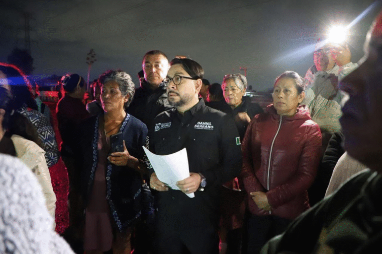 Supervisa Daniel Serrano atención a vecinos afectados por desbordamiento de cárcamo en Cuautitlán Izcalli