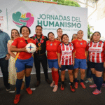 Eduardo Ramírez acerca programas y servicios a familias mediante las Jornadas del Humanismo
