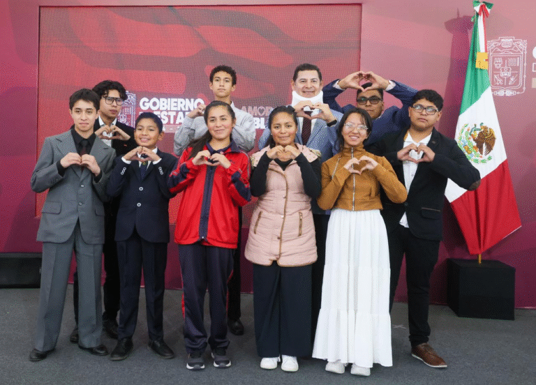 Talento poblano representará a México en Olimpiada Internacional de Matemáticas en Singapur