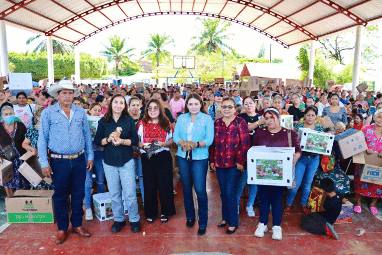 Más de mil 500 mujeres reciben aves de traspatio en Villaflores para fortalecer la economía familiar