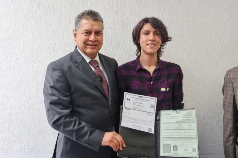Estado de México expide primera acta de nacimiento con reconocimiento de identidad no binaria