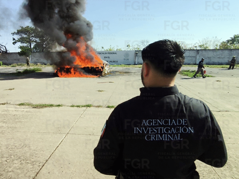 FGR destruye más de dos toneladas de narcóticos asegurados en Jalisco