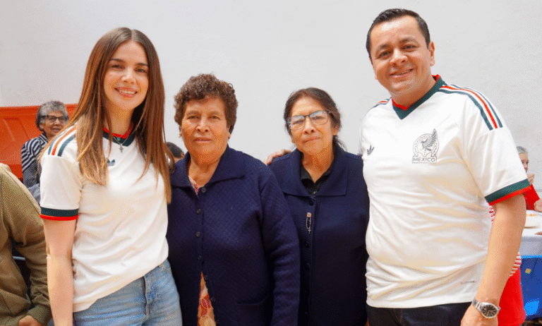 Con festejo especial, DIF de Texmelucan reconoce a padres adultos mayores