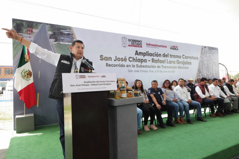 Alejandro Armenta inicia ampliación carretera en San José Chiapa para fortalecer la conectividad regional