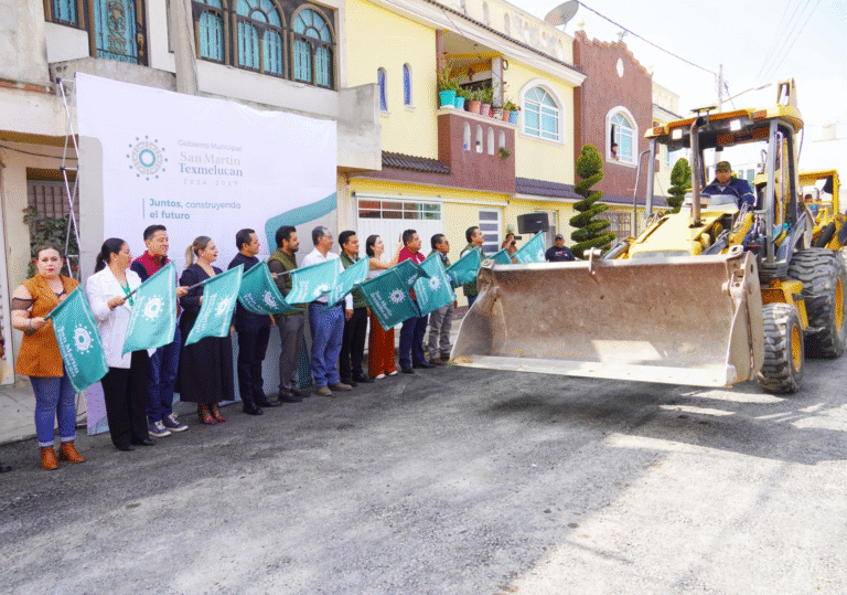 Alcalde Juan Manuel Alonso inicia rehabilitación con concreto de la calle Mariano Escobedo en Texmelucan