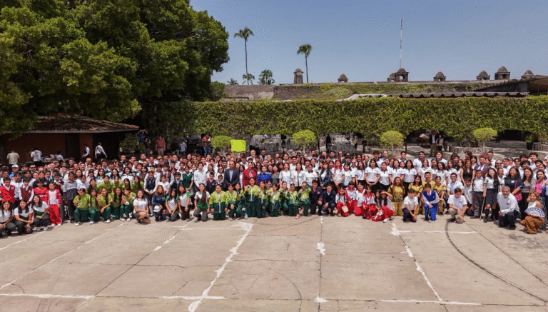 Gobierno de Morelos reconoce a estudiantes destacados por su excelencia académica, científica, cultural y deportiva
