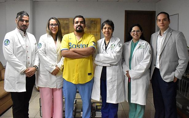 Especialistas del IMSS transforman la vida de joven con reconstrucción facial tras 25 años de dificultades