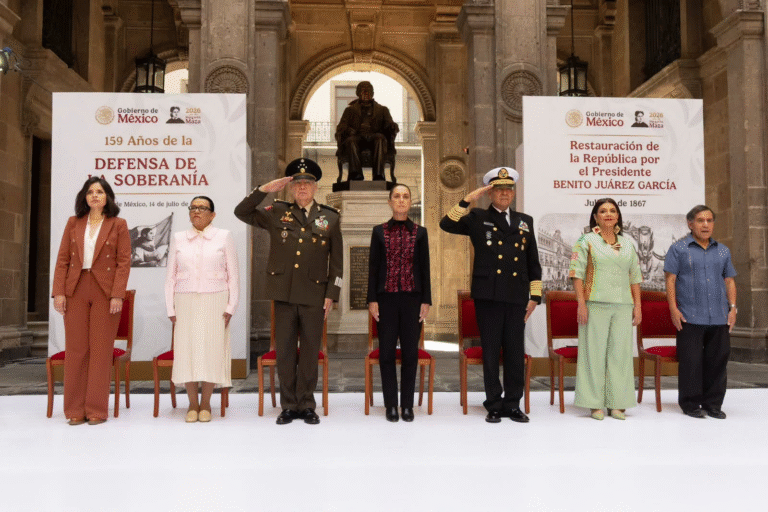 Pemex refrenda compromiso con la soberanía nacional durante conmemoración de la República Restaurada