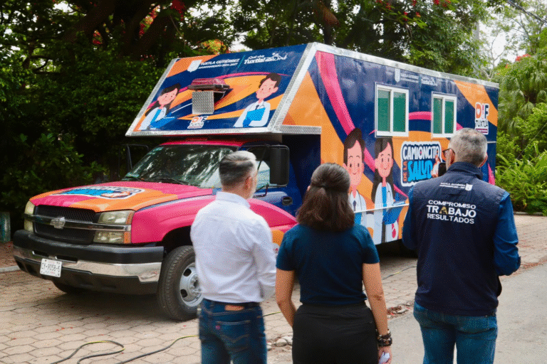 Presenta Ángel Torres Camioncito de la Salud que recorrerá colonias, en Tuxtla