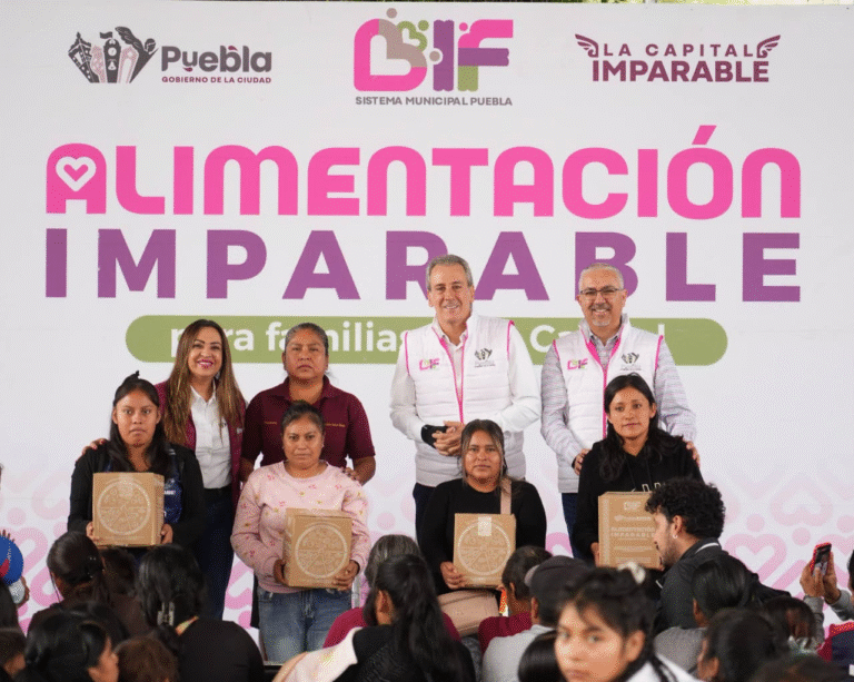 Gobierno de la Ciudad entrega 3 mil apoyos alimentarios en San Andrés Azumiatla