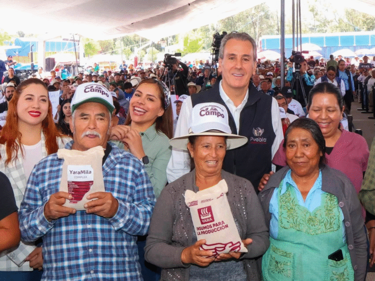 Pepe Chedraui respalda acciones para fortalecer al campo poblano con entrega de apoyos productivos