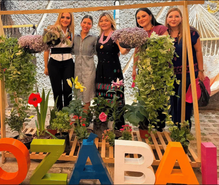 Artesanos y productores de Berriozábal promueven su talento en la Expo Mercadito del DIF Chiapas