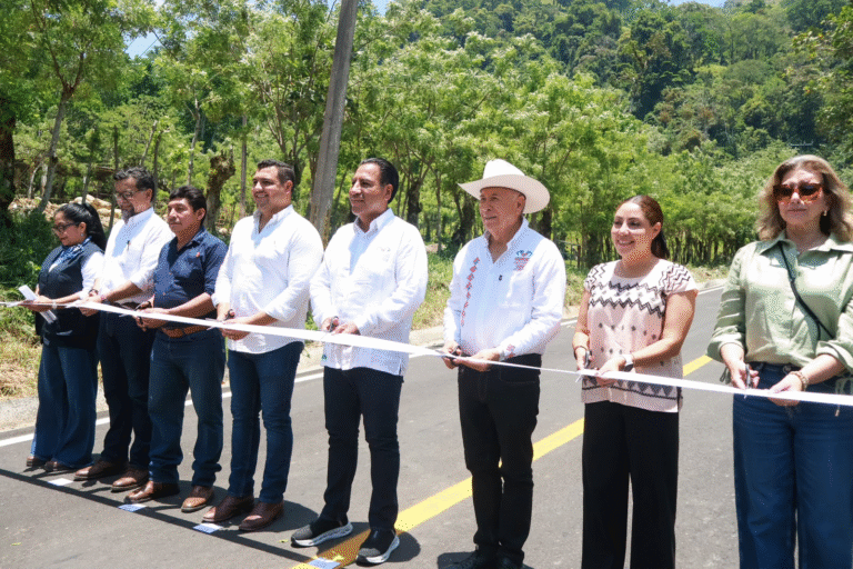 Con inversión en caminos, vialidades y agua potable, Eduardo Ramírez impulsa el bienestar en Solosuchiapa e Ixtapangajoya