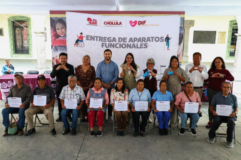 Tonantzin Fernández entrega aparatos funcionales a familias beneficiadas por el programa «Miércoles del Pueblo»