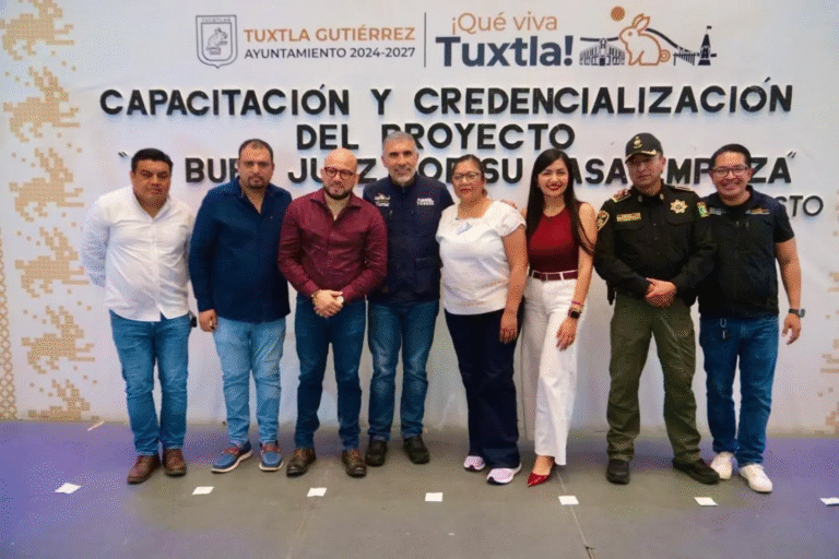 Ángel Torres impulsa oportunidades educativas para trabajadores del Ayuntamiento de Tuxtla