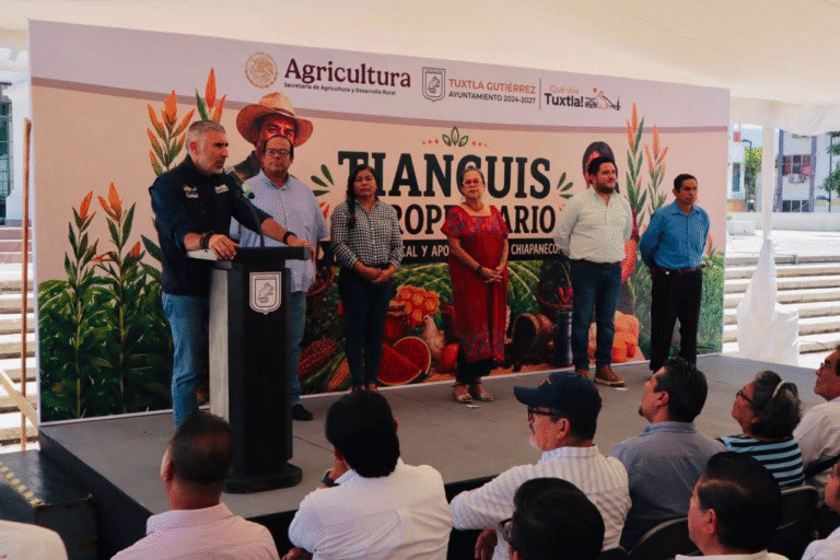 Ángel Torres impulsa el consumo local con Tianguis Agropecuario en Tuxtla Gutiérrez