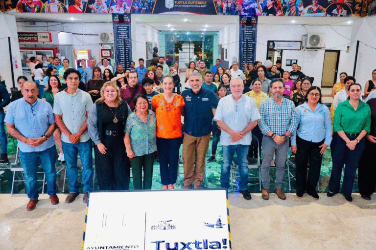 Ángel Torres reconoce creatividad juvenil en concurso “SMAPA Reels” sobre el cuidado del agua