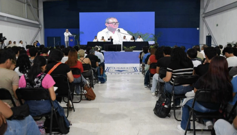 UNACH abre el ciclo escolar 2026 con reflexión sobre la universidad del futuro