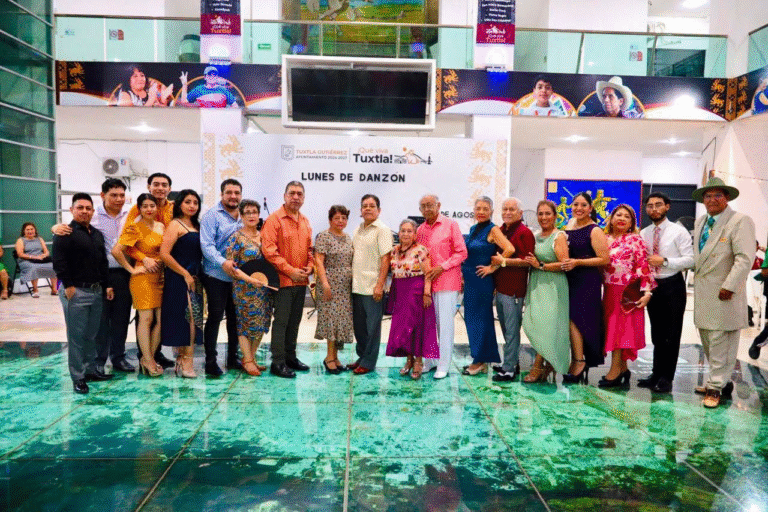 Ángel Torres impulsa la cultura y las tradiciones con el Lunes de Danzón en Tuxtla