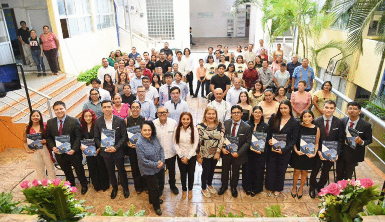 UNACH gradúa a la XLI generación de la Licenciatura en Enseñanza del Inglés