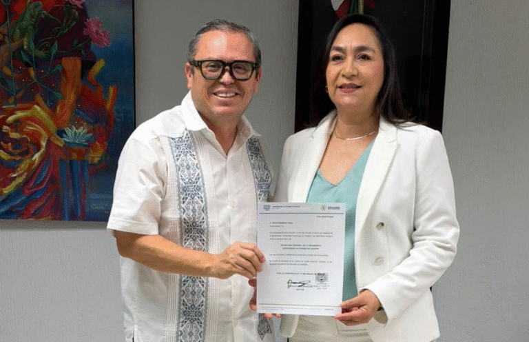 Oswaldo Chacón designa a Rocío Moreno Vidal como secretaria general de la UNACH
