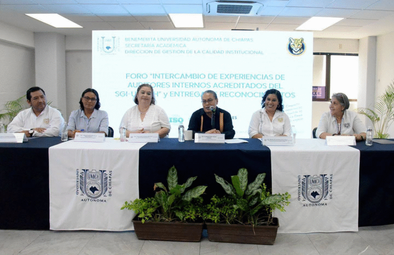 UNACH reconoce a 64 auditores internos por su compromiso con la calidad y la gestión ambiental