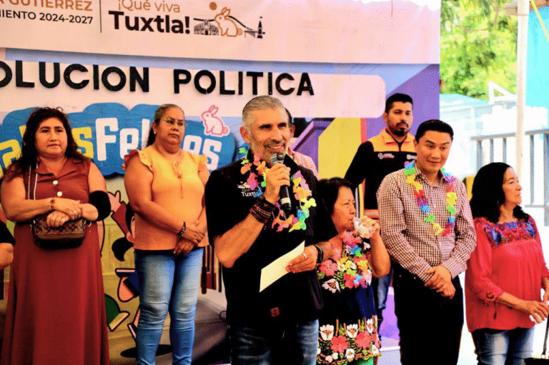 Ángel Torres inaugura nueva Calle Feliz en la colonia Evolución Política de Tuxtla