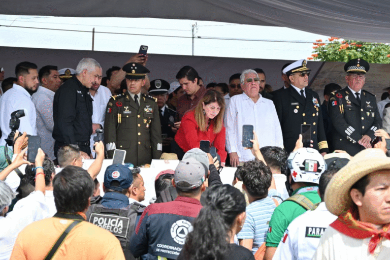 Gobierno de Morelos mantiene diálogo con jóvenes tras desfile en Cuautla